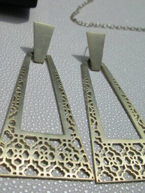 Kendra Scott  Earrings large  gold tone